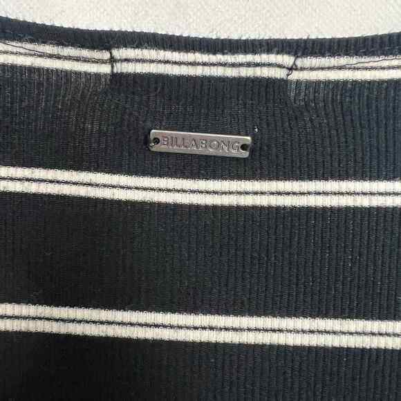 Billabong Women's Striped Short Sleeve Romper Size Small Tie Waist - Picture 9 of 10